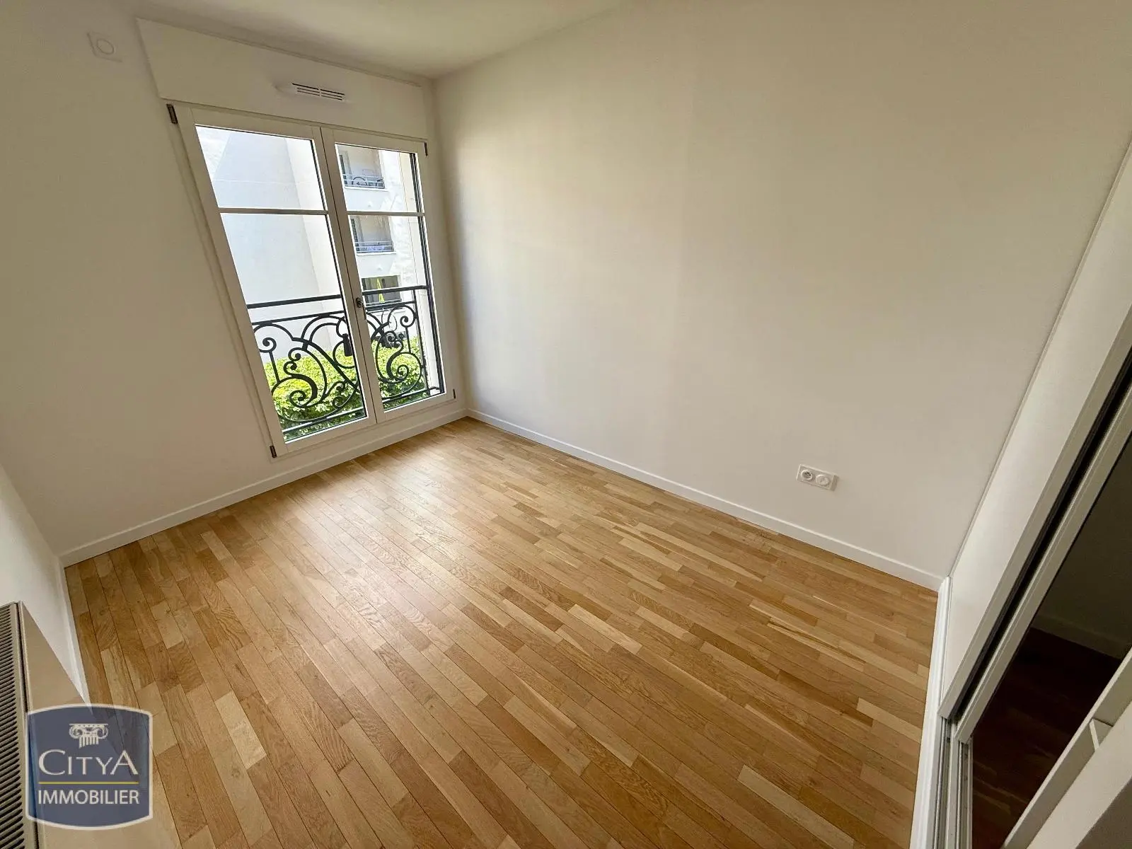 Puteaux (92800) Appartement 4 pièces 78.95m² photo 5
