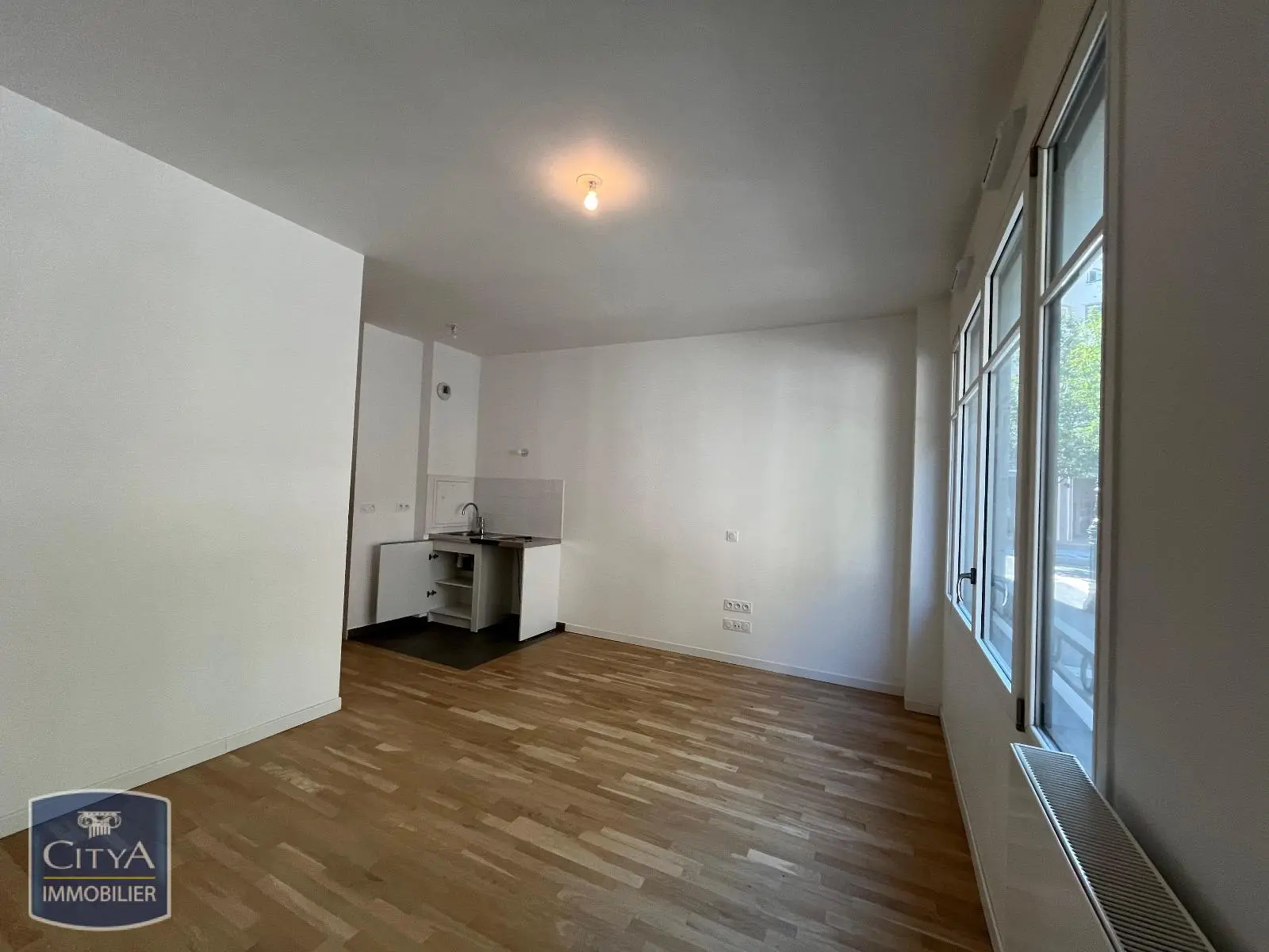 Photo 2 Appartement 1 pièce 27.8m²