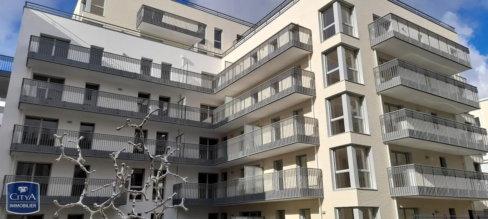 Photo 1 Appartement 1 pièce 28.54m²