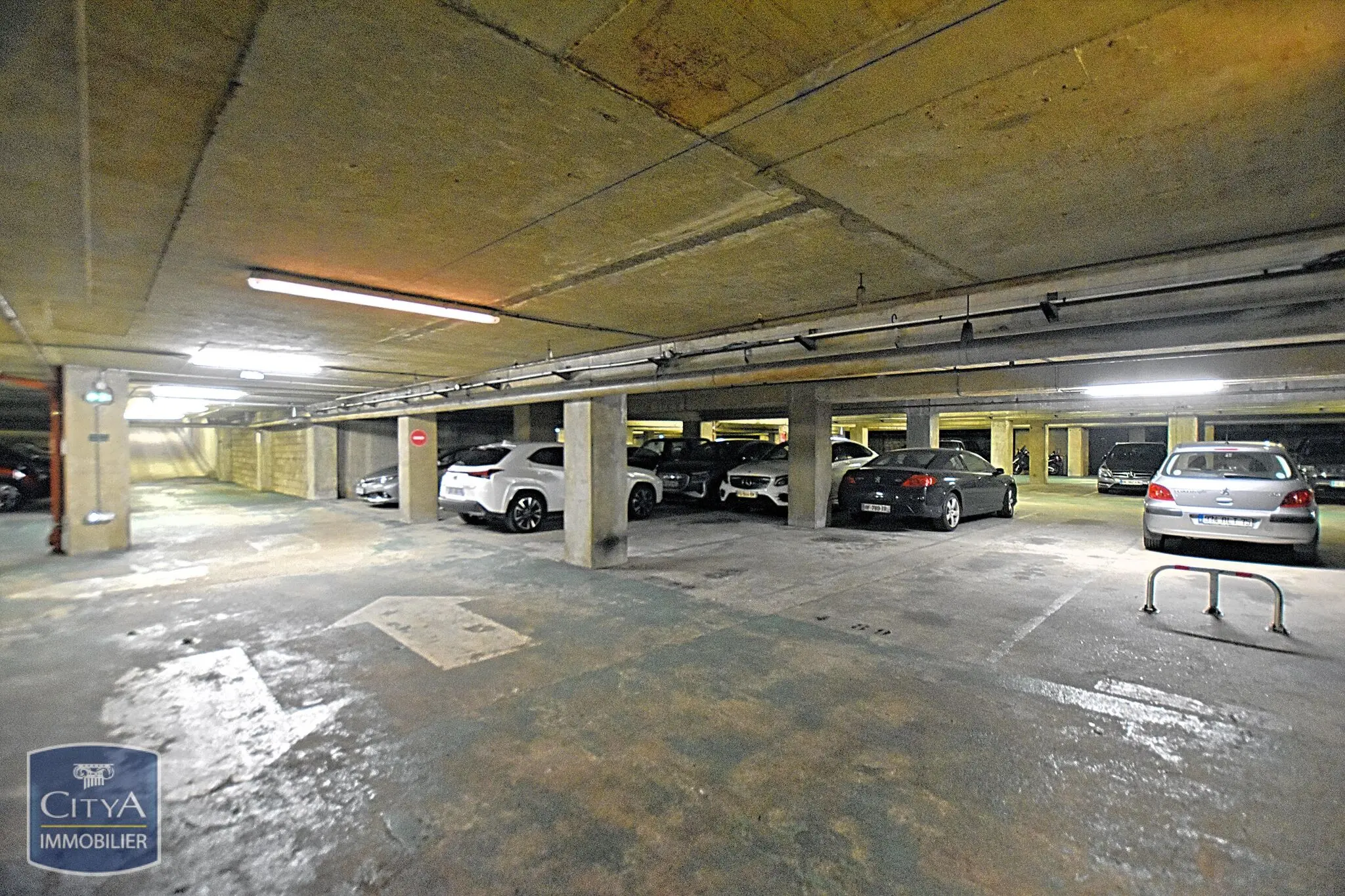 Photo 1 Parking