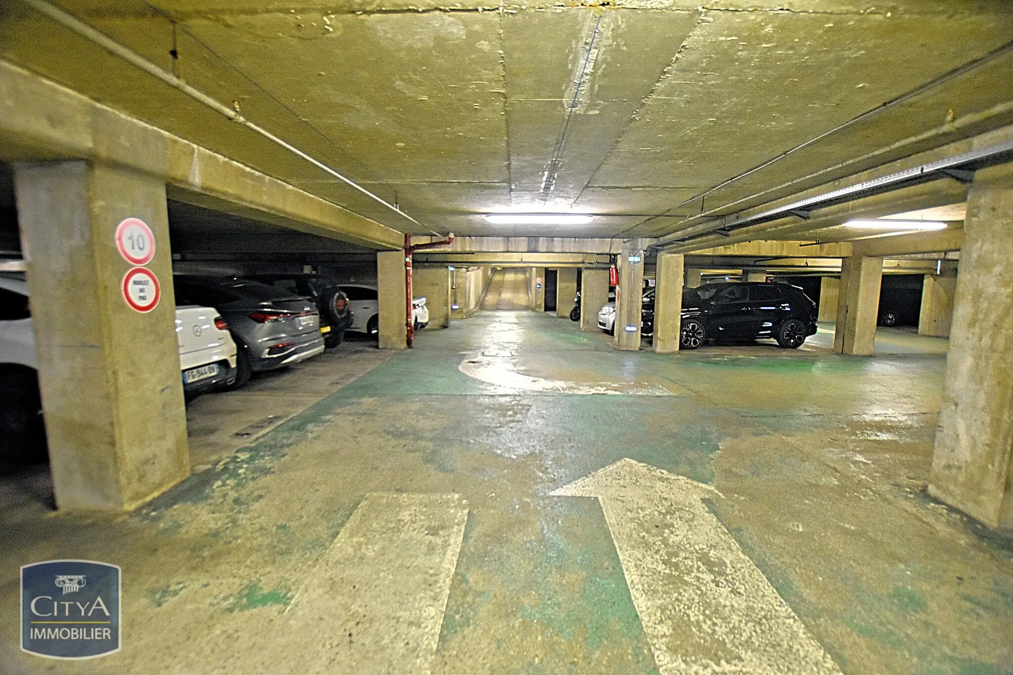 Photo 2 Parking