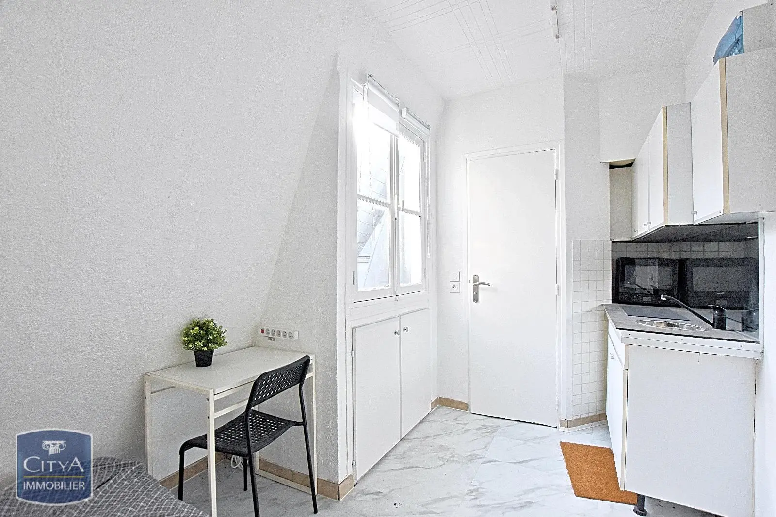 Photo 1 Appartement 1 pièce 9.08m²