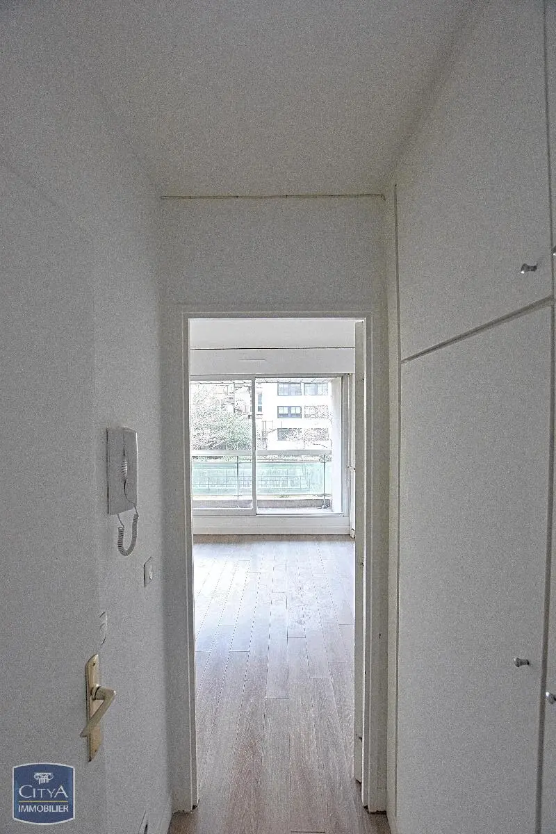 Photo 10 Appartement 1 pièce 18m²