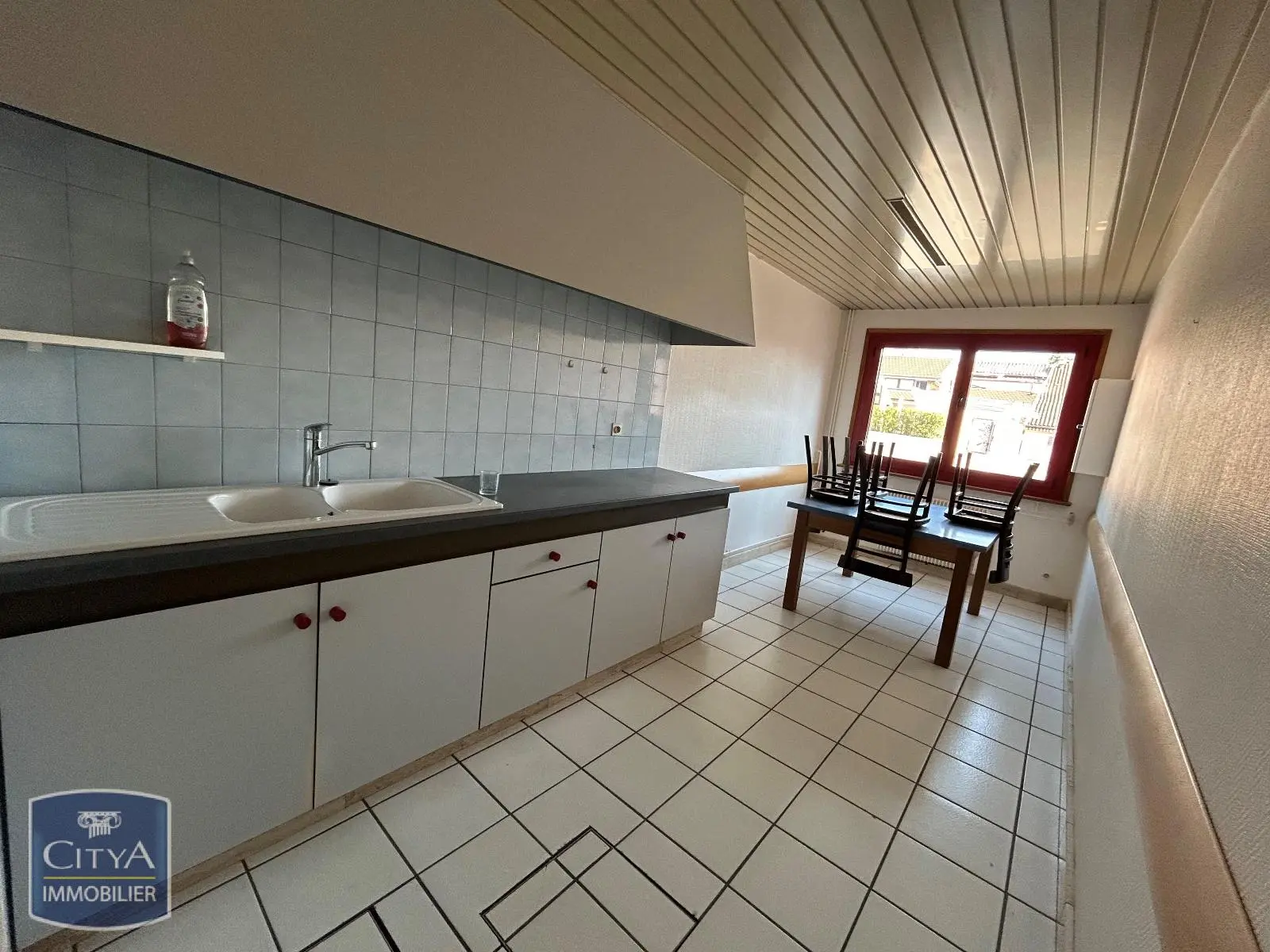 Photo 3 Local Commercial 1200m²