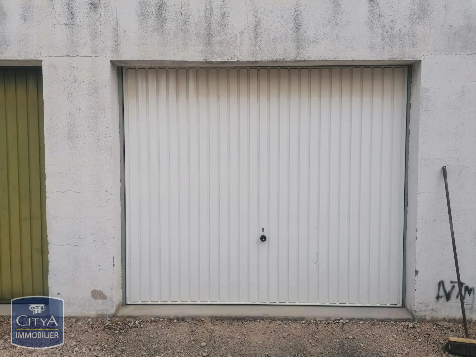 Photo 2 Parking 12m²