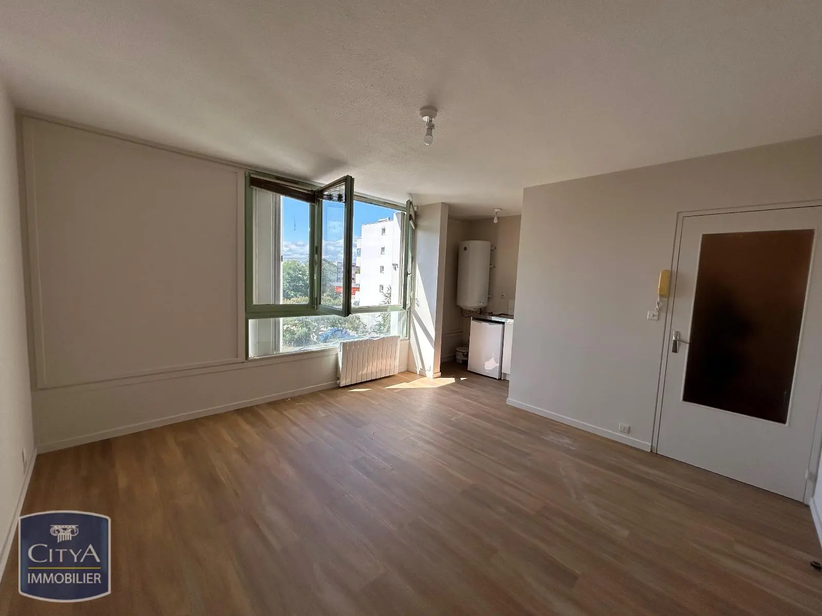 Photo 1 Appartement 1 pièce 26.68m²