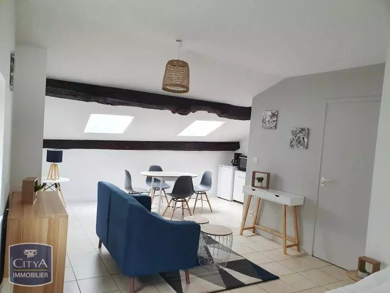 Illustration pour Appartement 1 pièce 31m² Photo Appartement 1 pièce 31m²