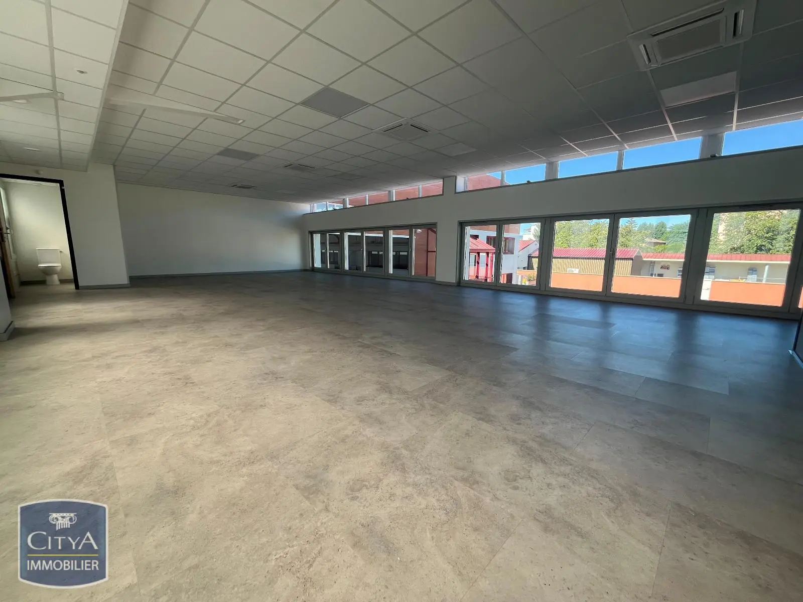 Photo 3 Local Commercial 188m²