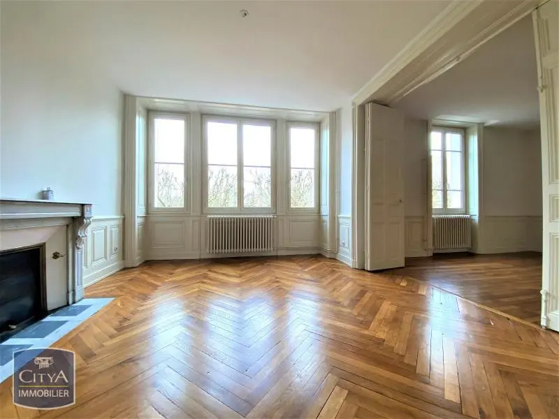 Photo 1 Appartement 4 pièces 119.54m²