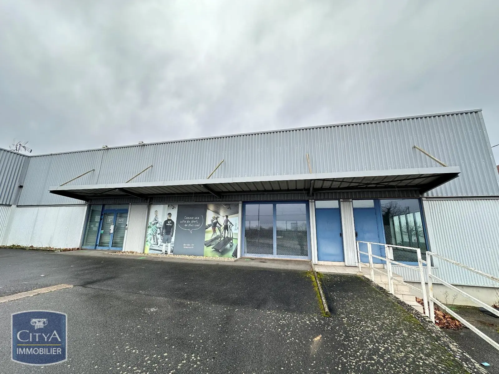 Photo 1 Local Commercial