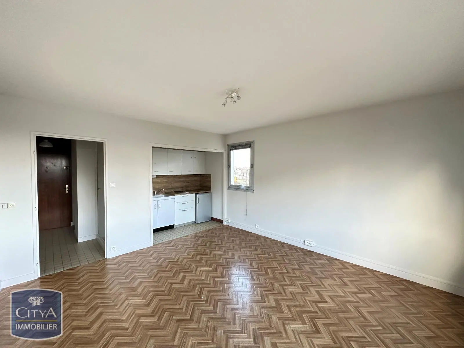 Photo 1 Appartement 1 pièce 29.86m²