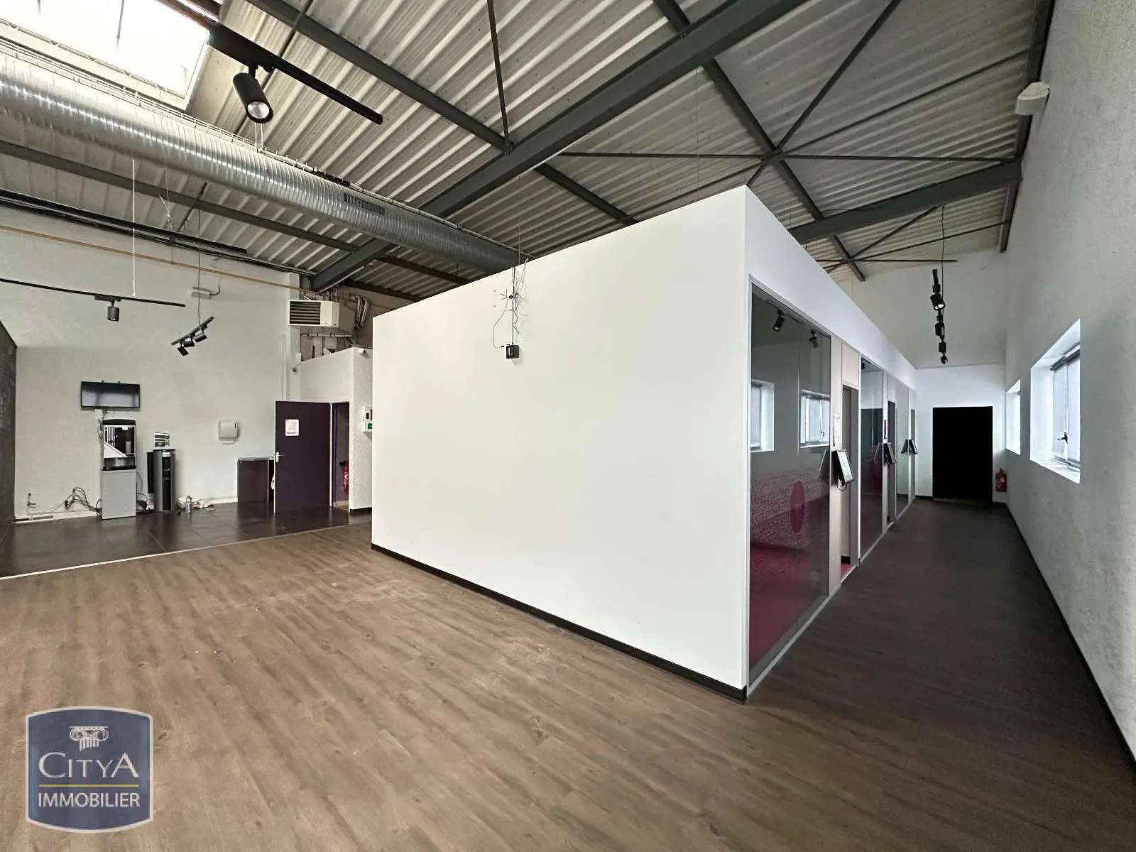 Photo 3 Local Commercial