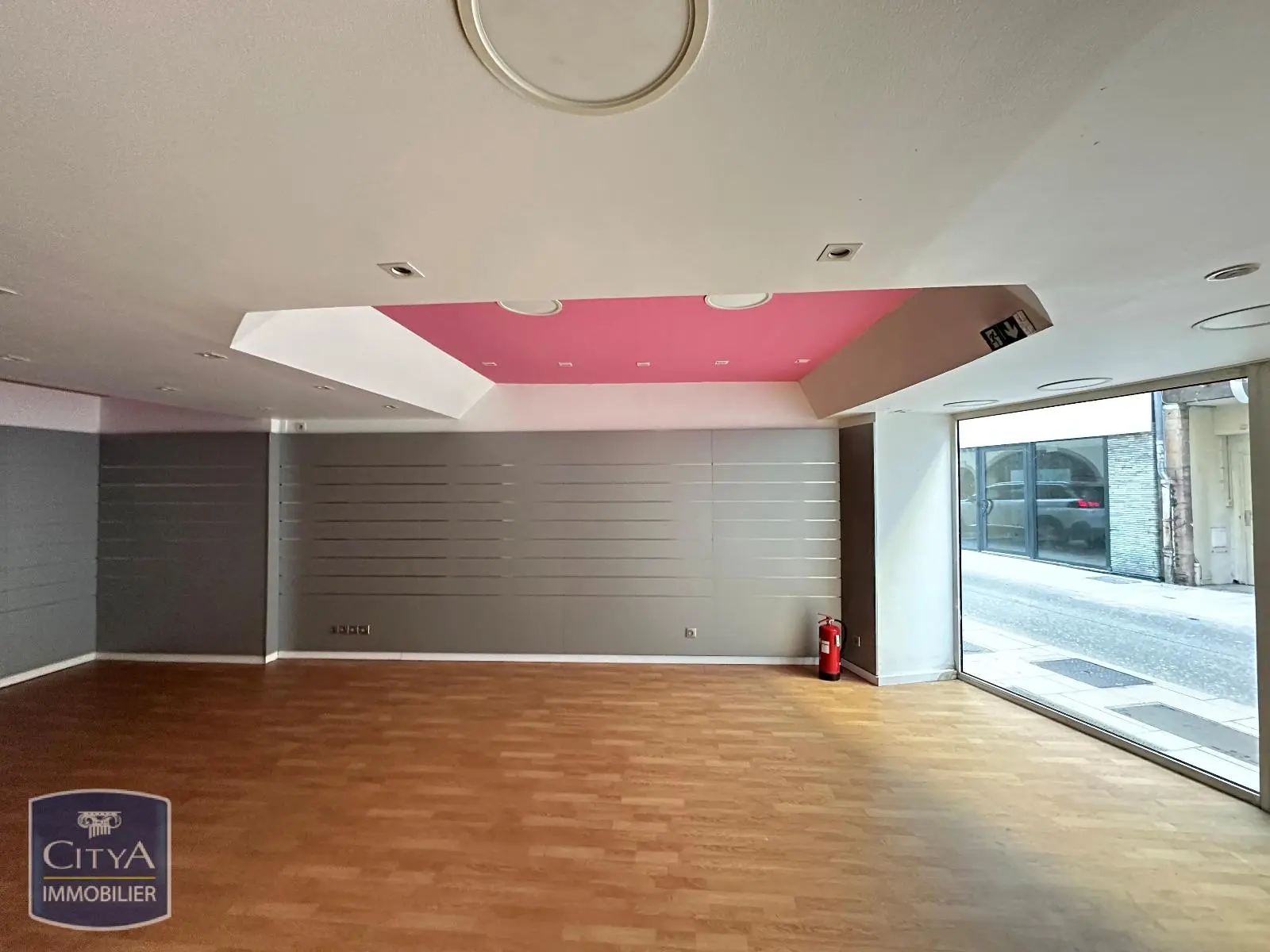 Photo 4 Local Commercial