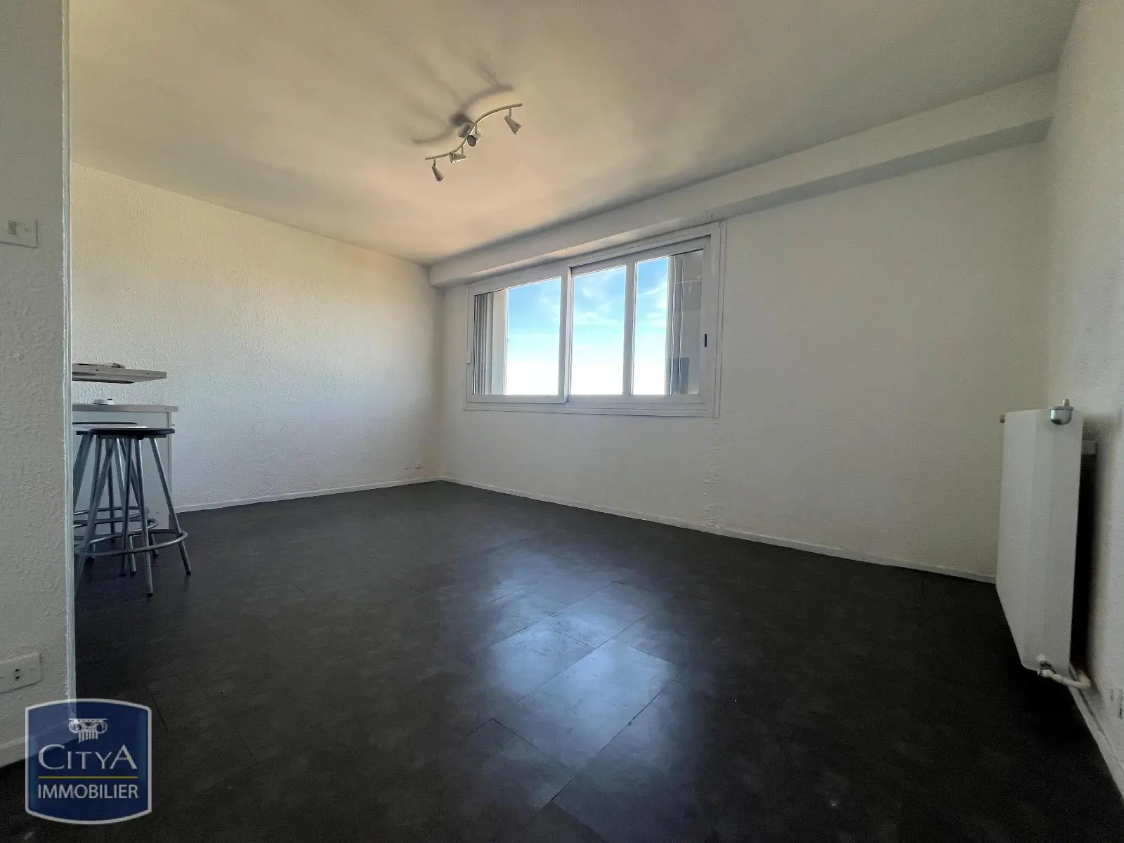 Photo 2 Appartement 1 pièce 27.67m²