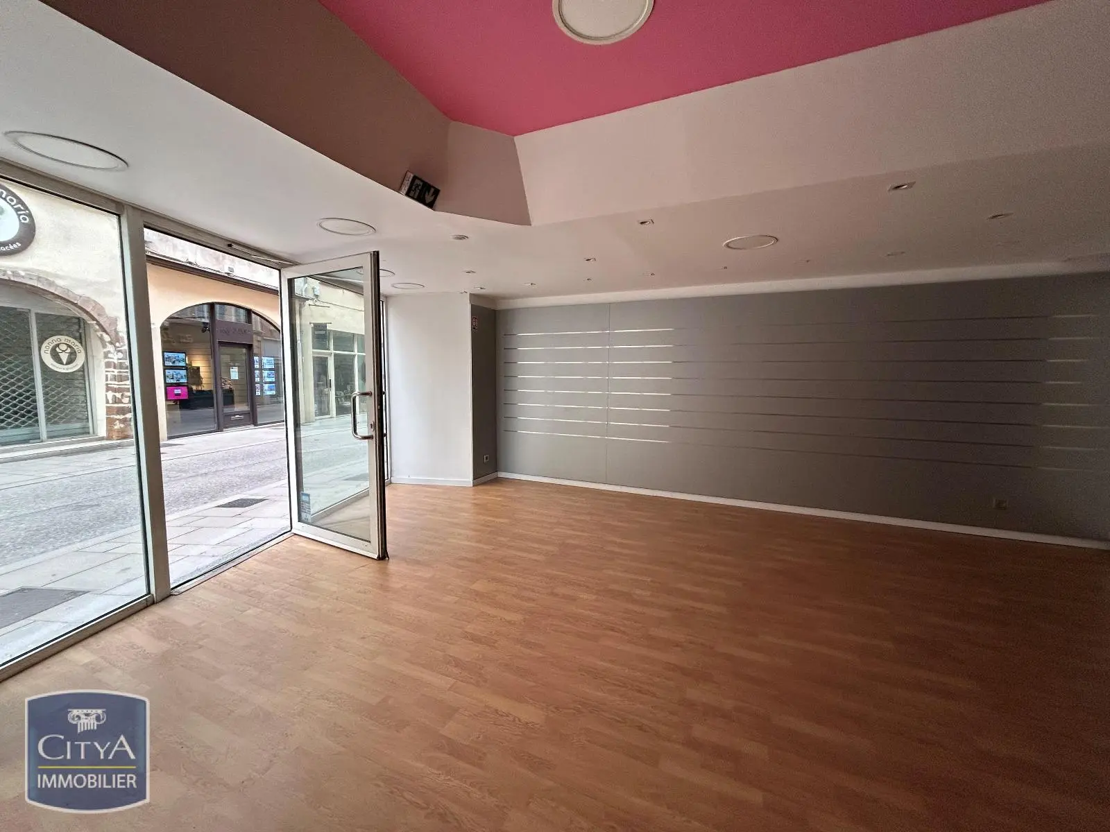 Photo 1 Local Commercial