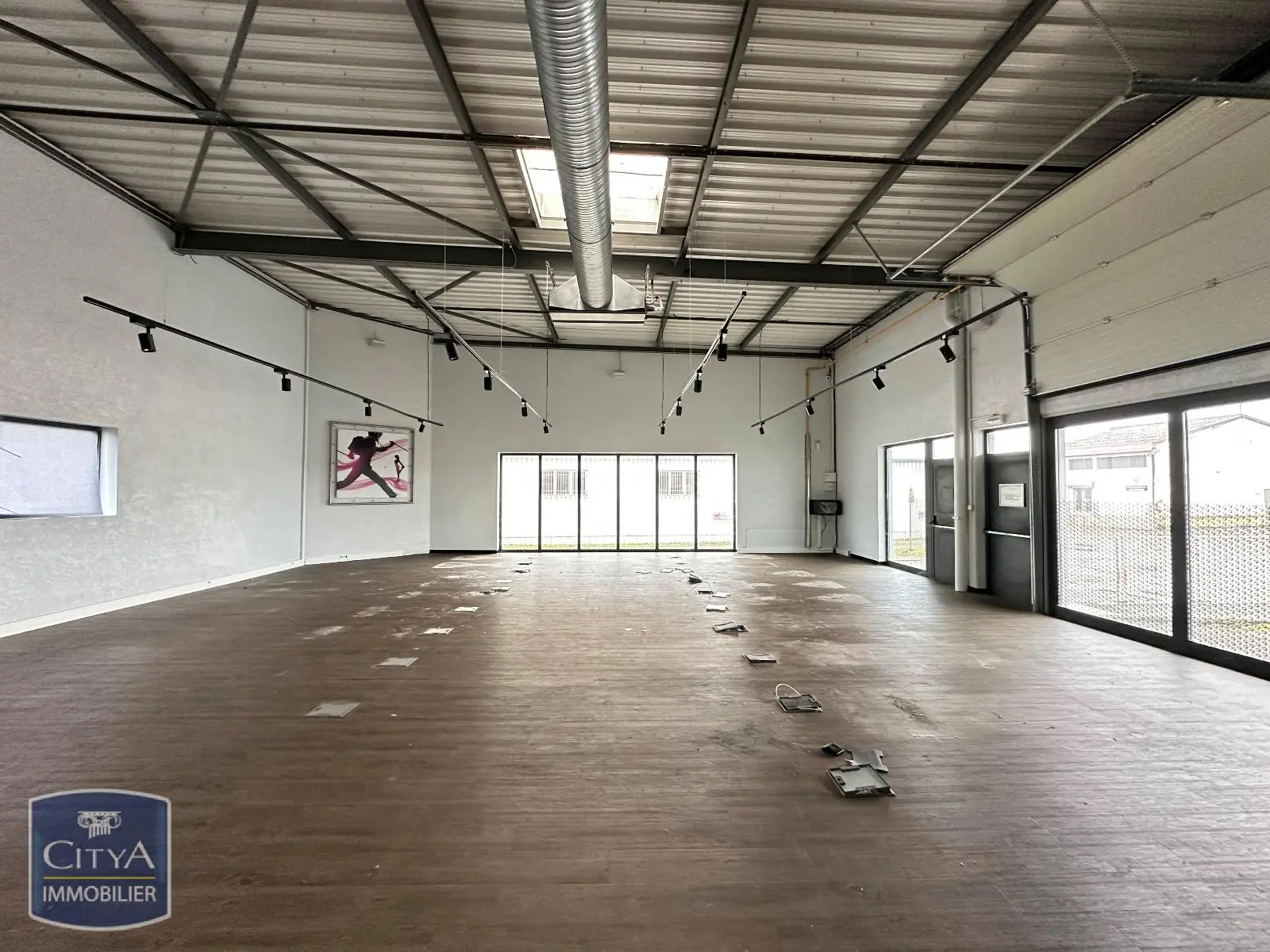 Photo 5 Local Commercial