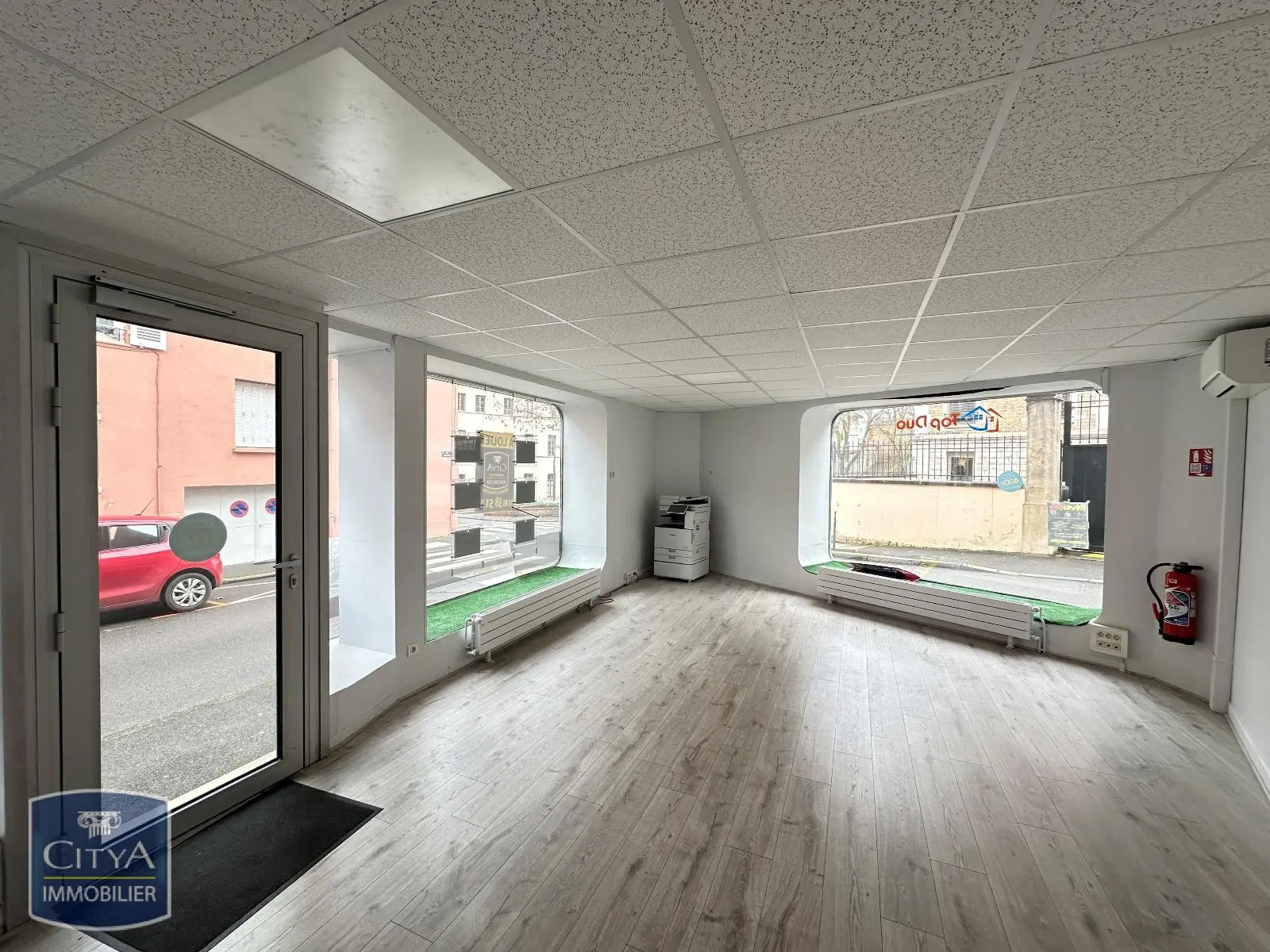 Photo 2 Local Commercial 60.8m²