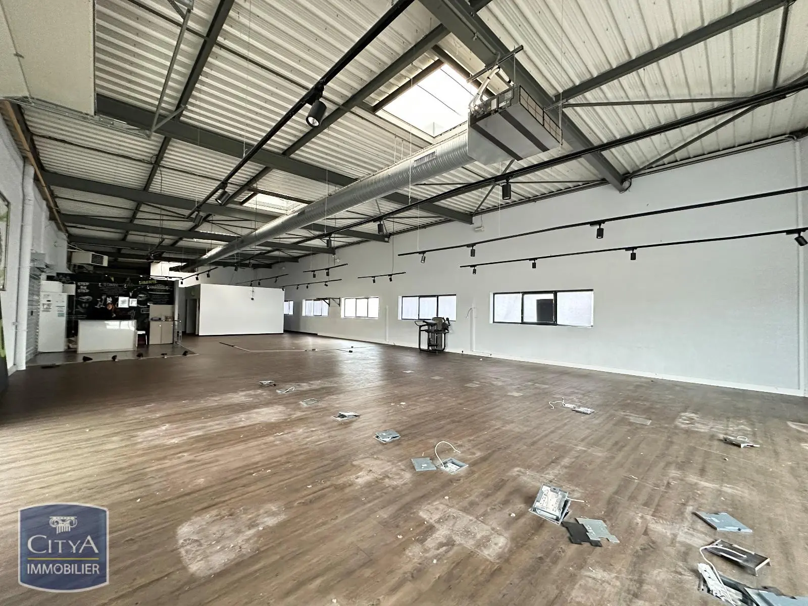 Photo 7 Local Commercial