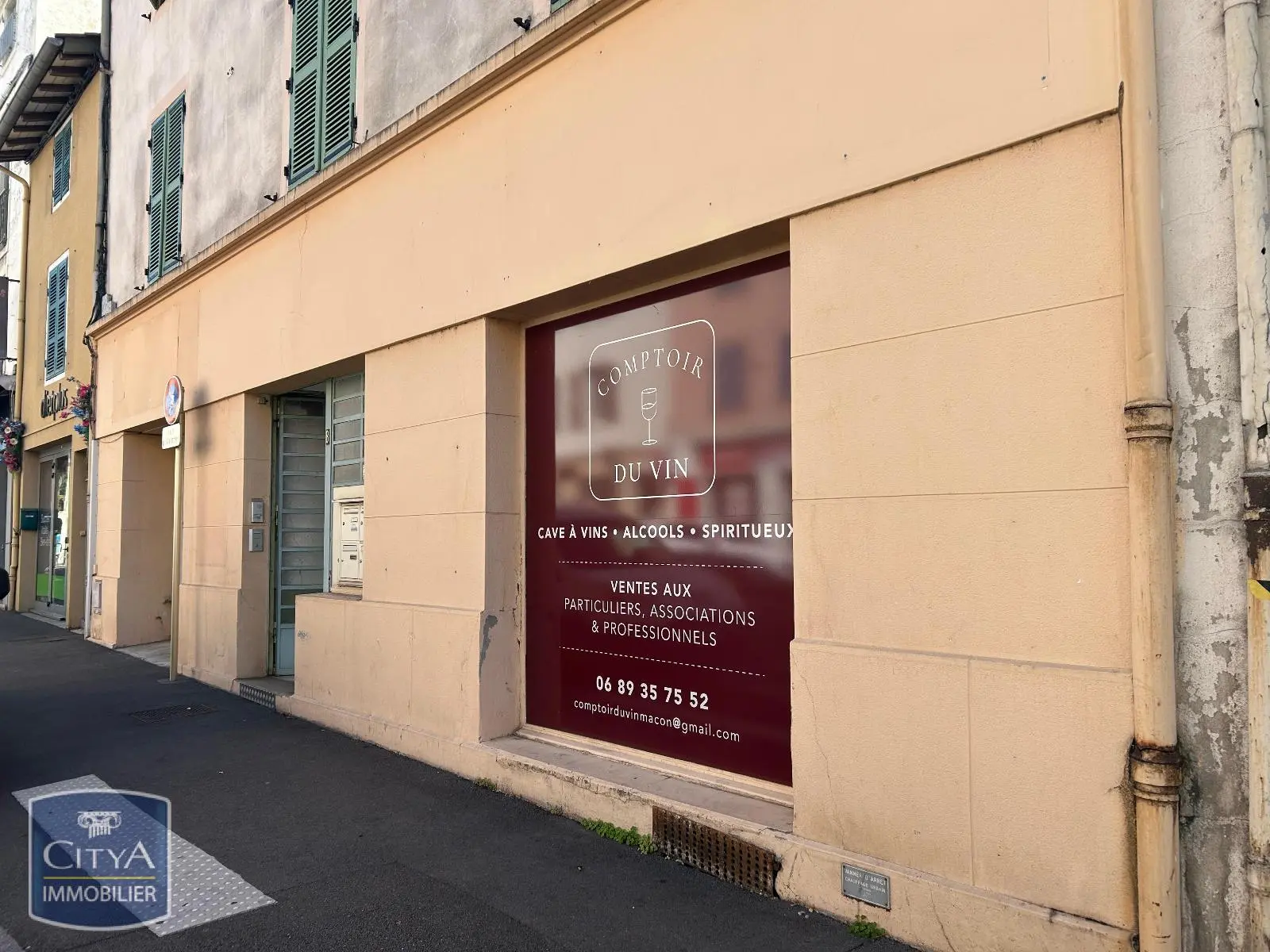 Photo 2 Local Professionnel