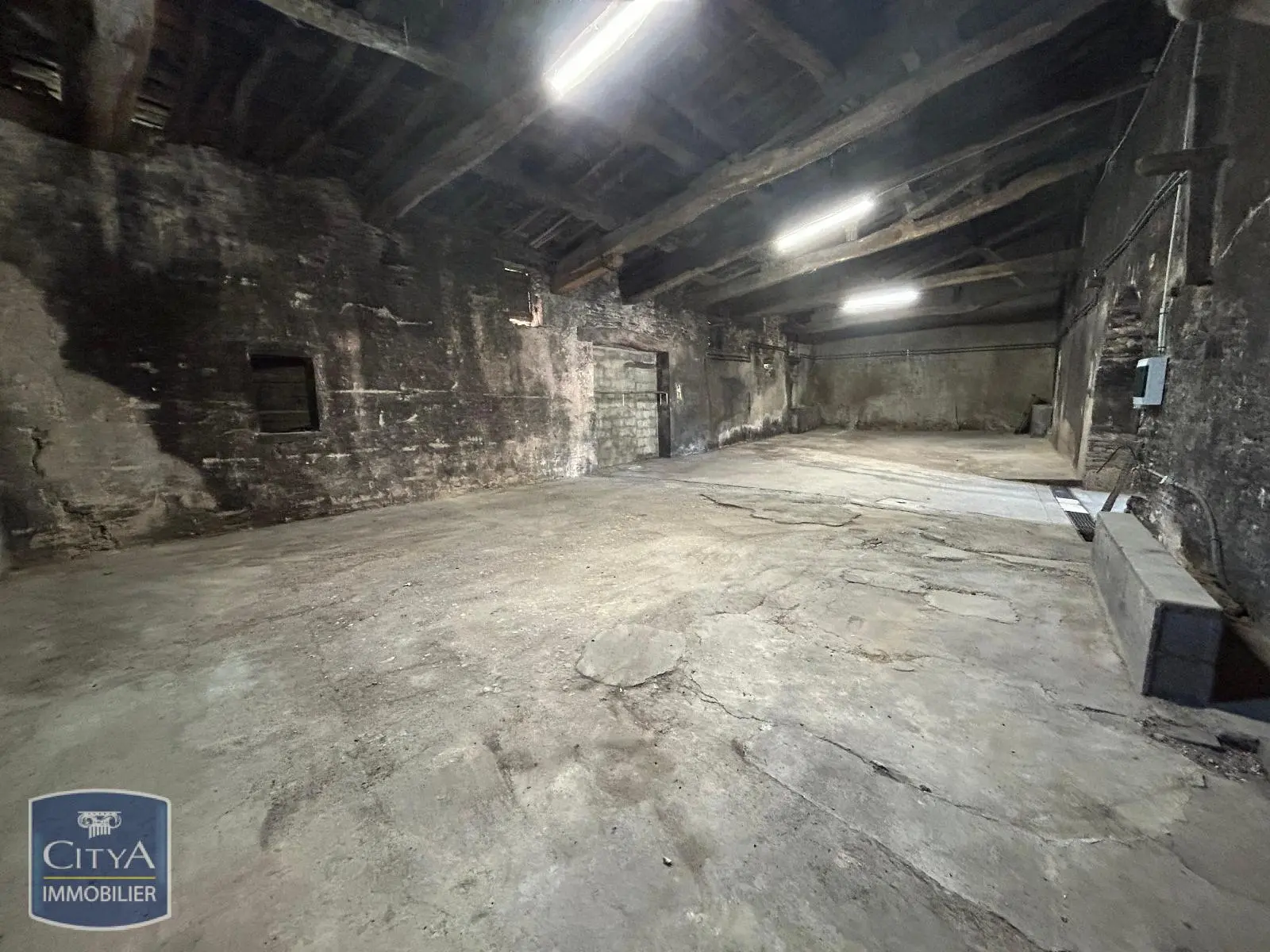 Photo 1 Parking