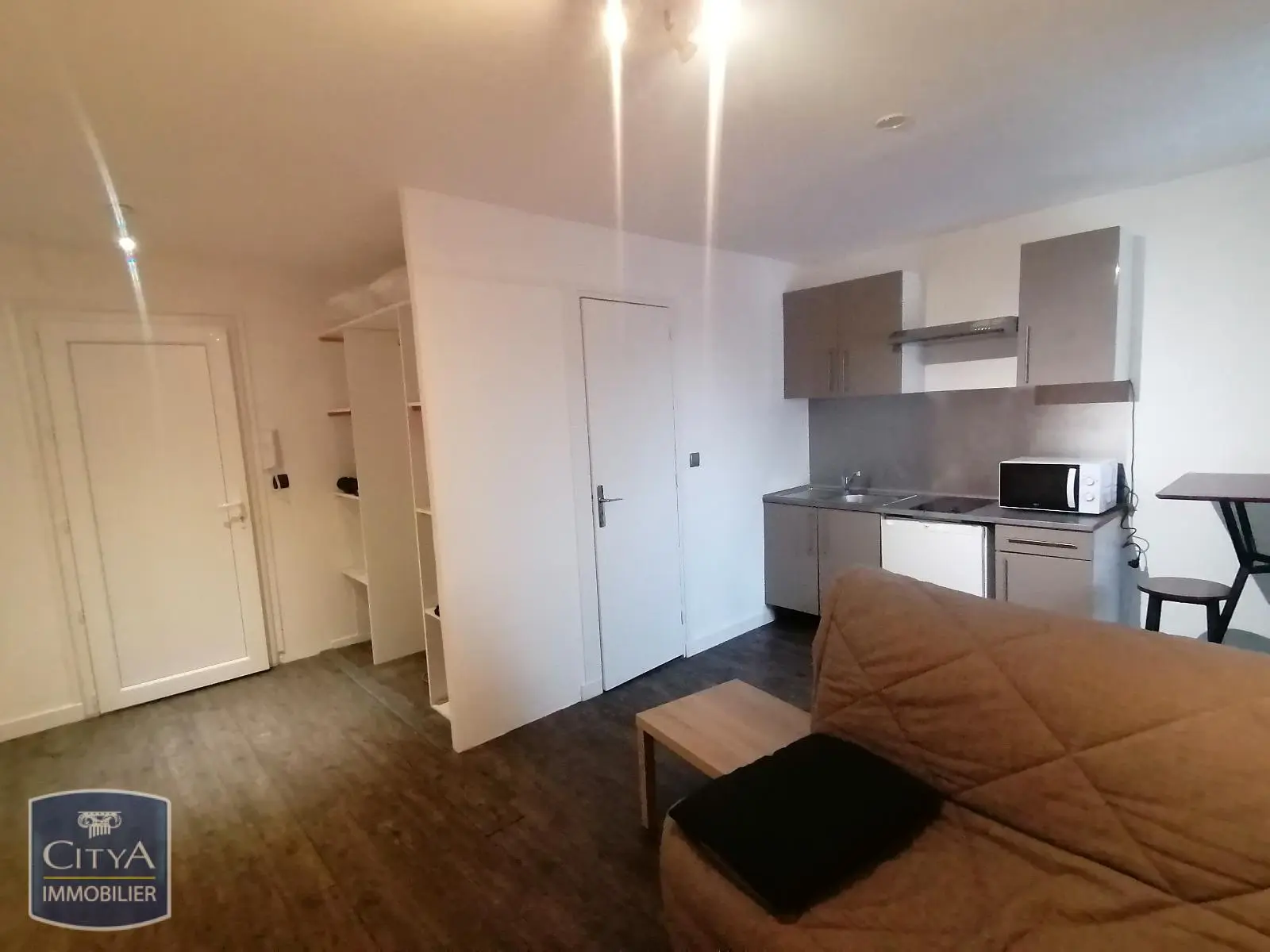 Photo 1 Appartement 1 pièce 19.81m²