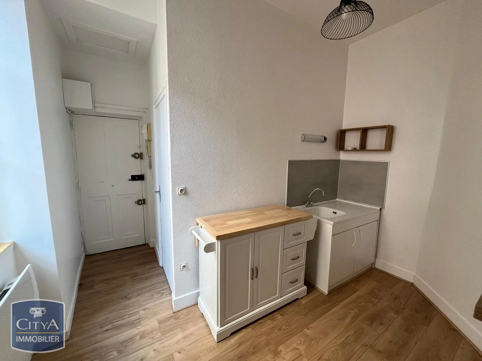 Photo 2 Appartement 1 pièce 23.11m²