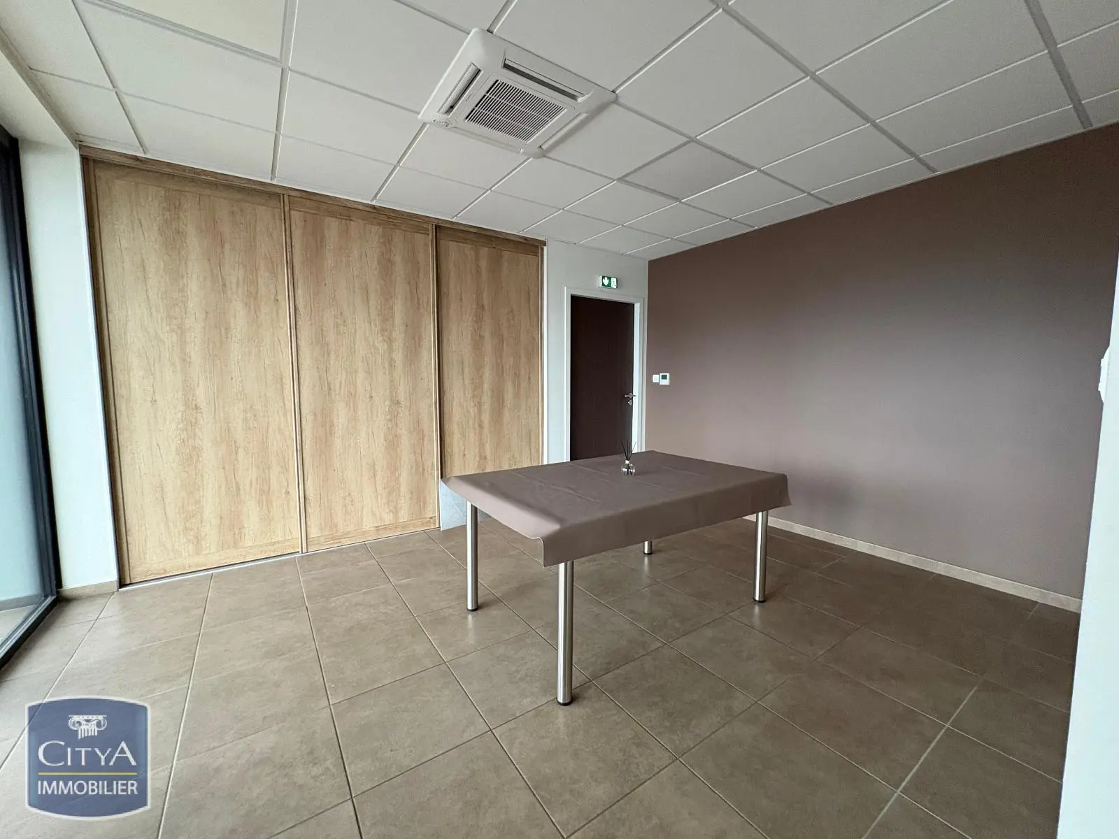 Photo 3 Local Professionnel 455.1m²
