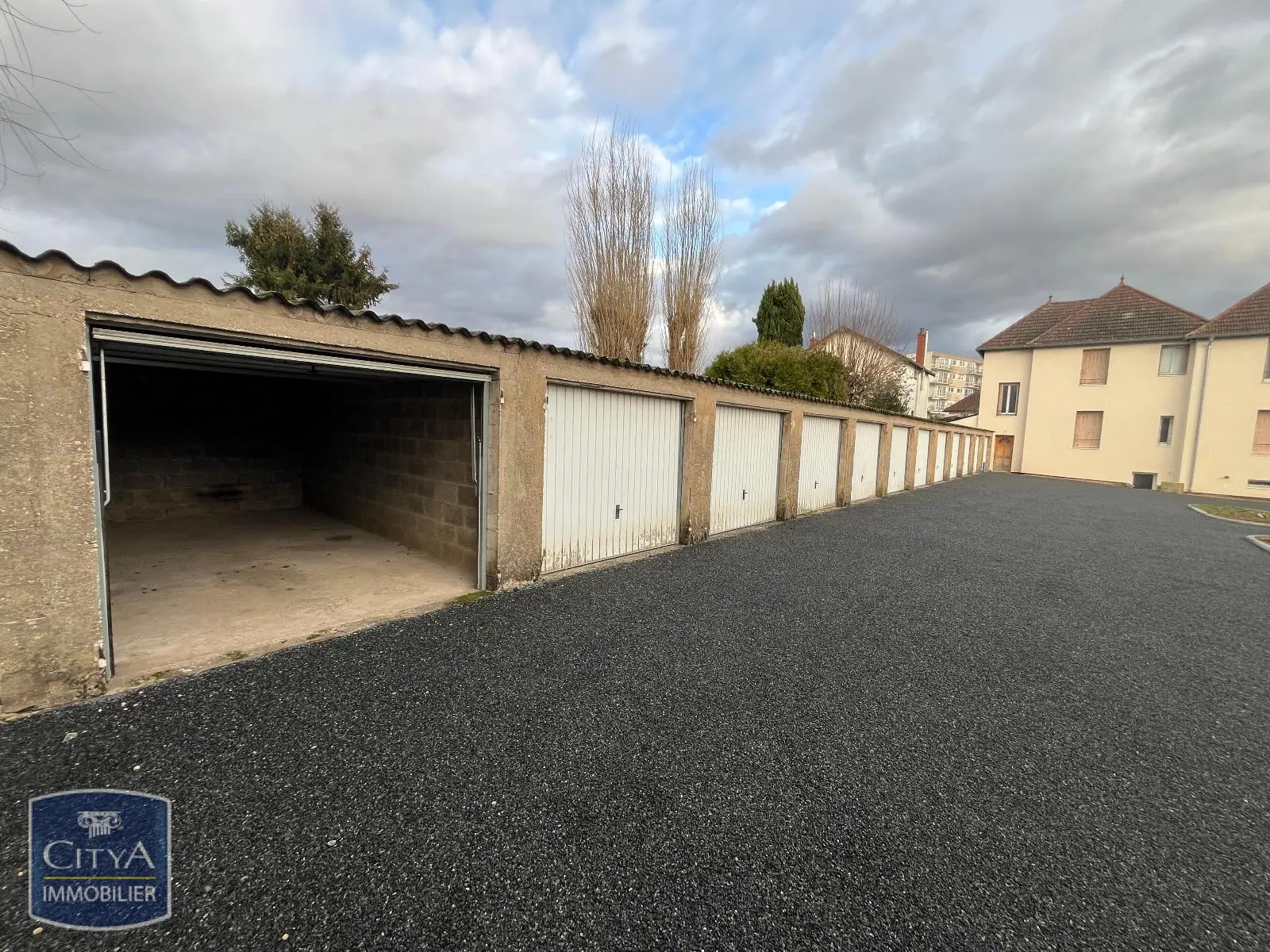 Photo 2 Parking 12m²