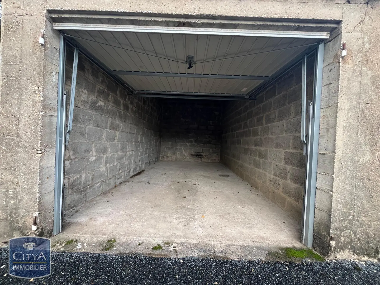 Photo 3 Parking 12m²