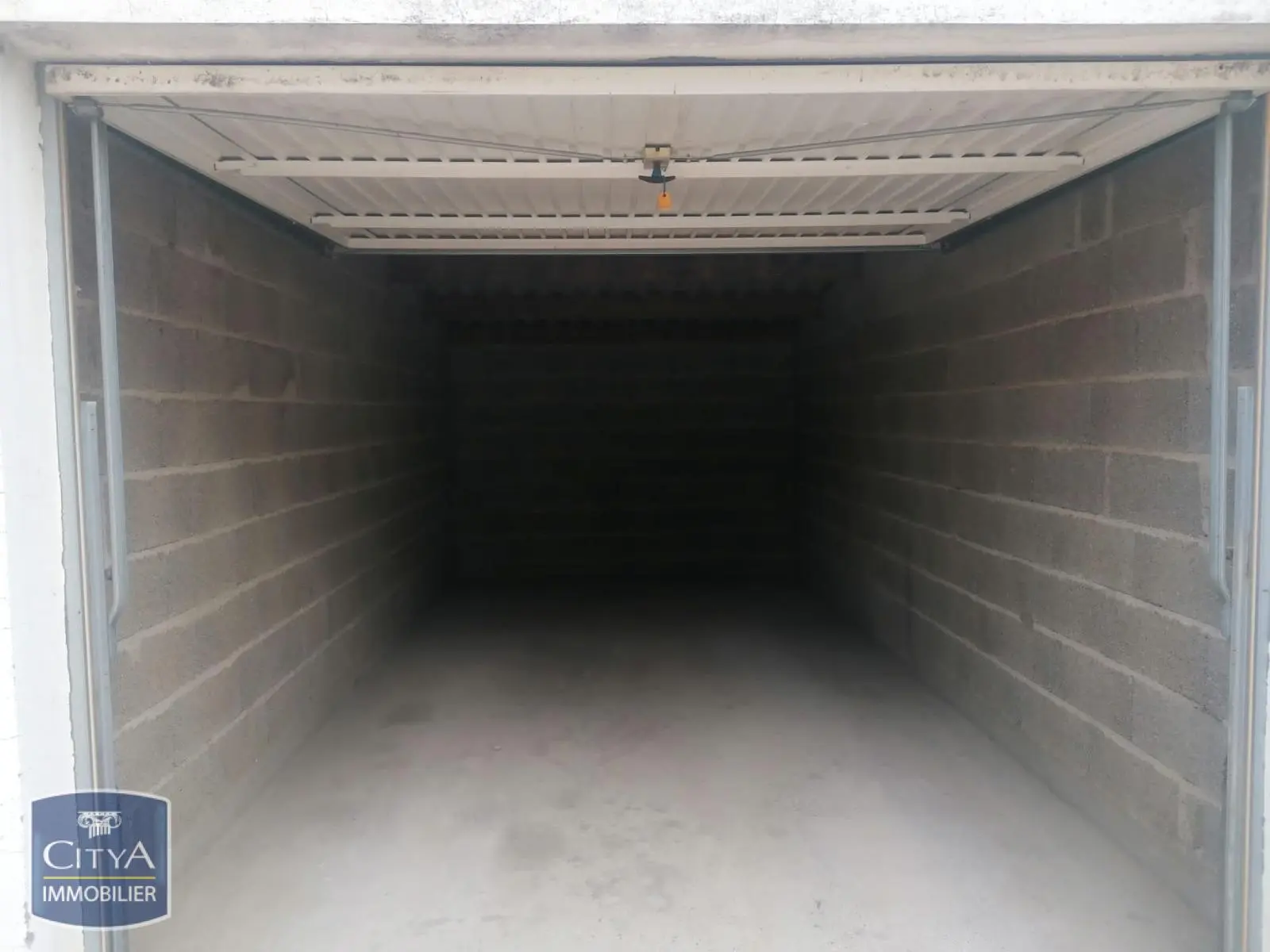 Photo 1 Parking 12m²