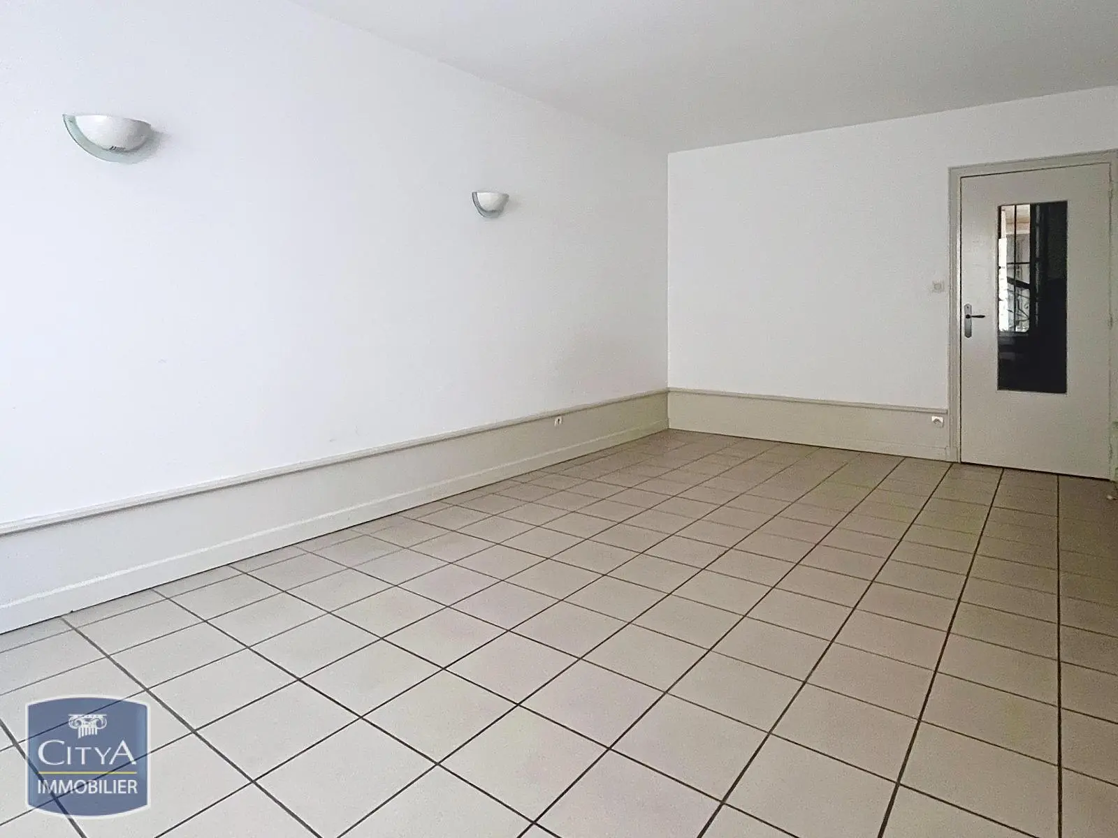 Photo 2 Appartement 1 pièce 33.22m²