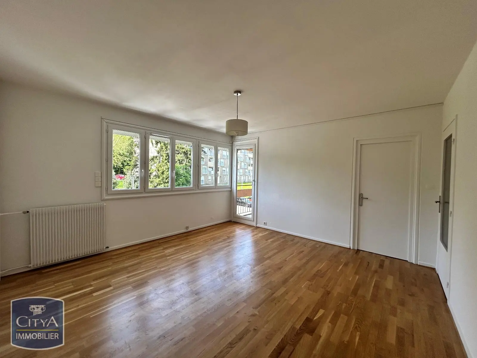 Photo 1 Appartement 1 pièce 34m²