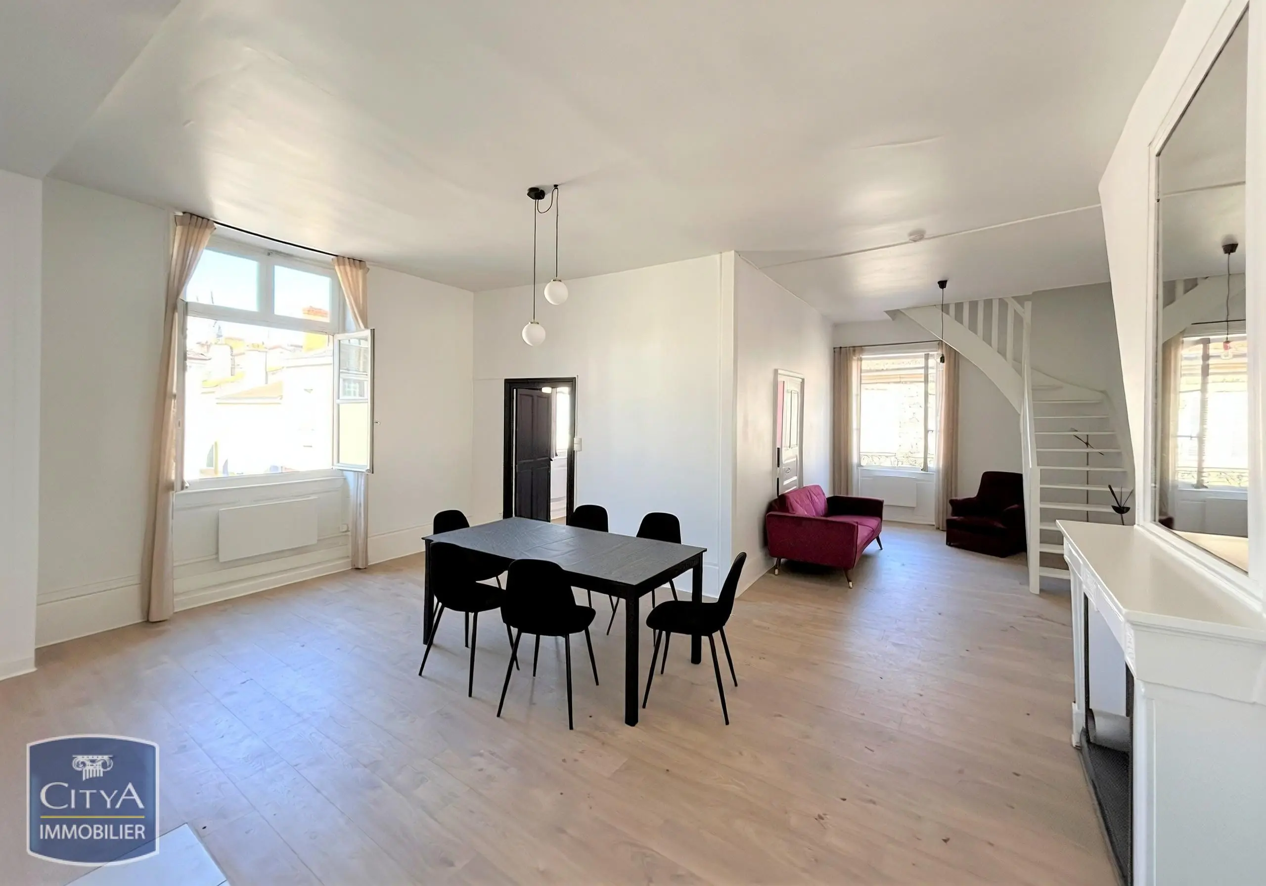 Photo 1 Appartement 5 pièces 105.5m²