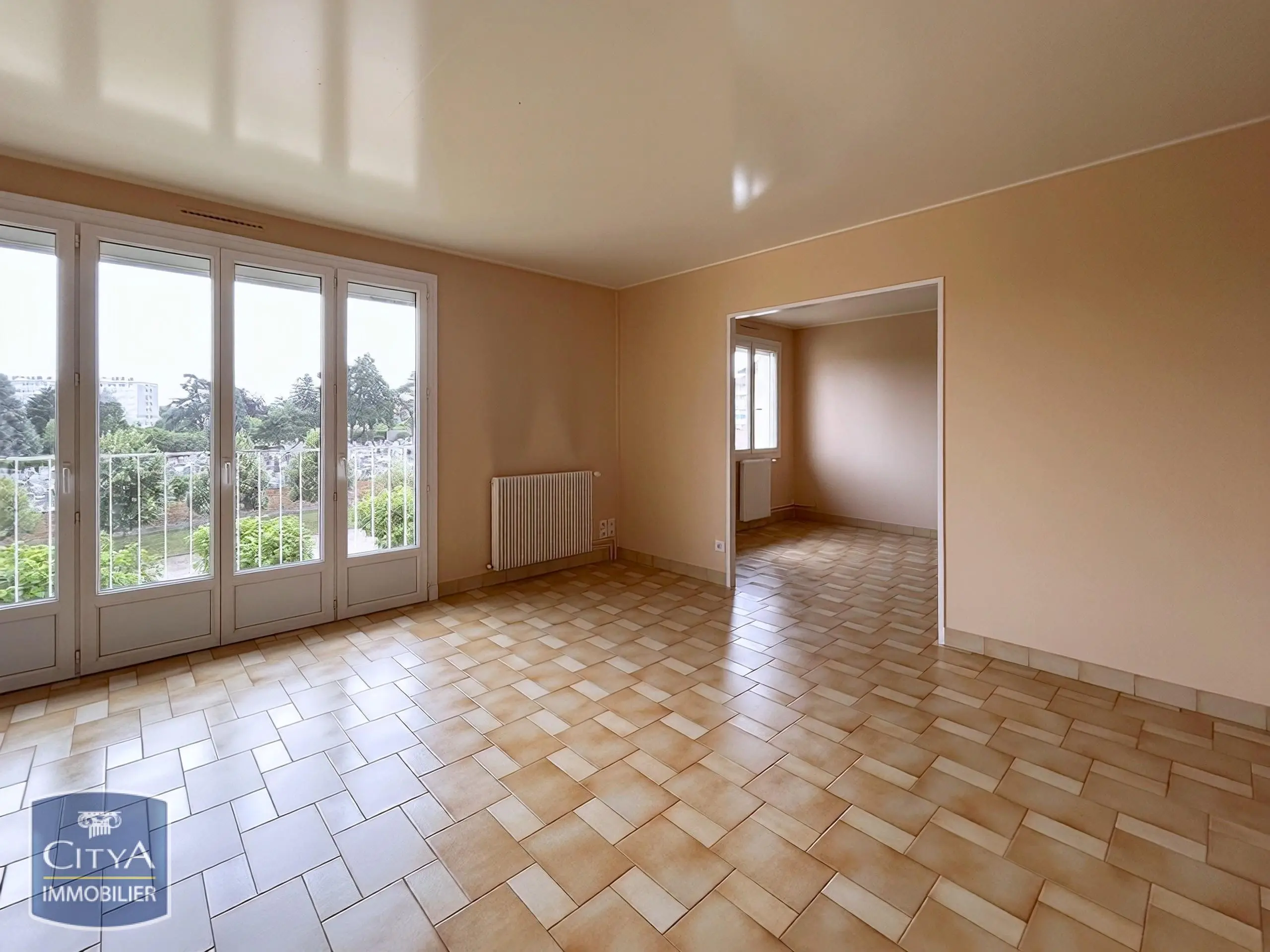 Photo 1 Appartement 5 pièces 93.66m²