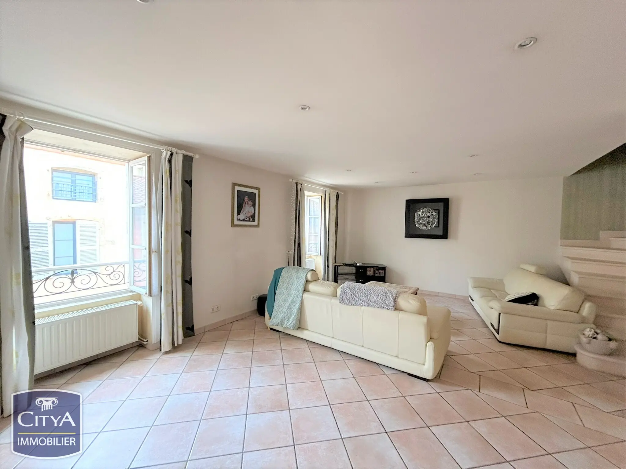 Photo 3 Immeuble 324m²