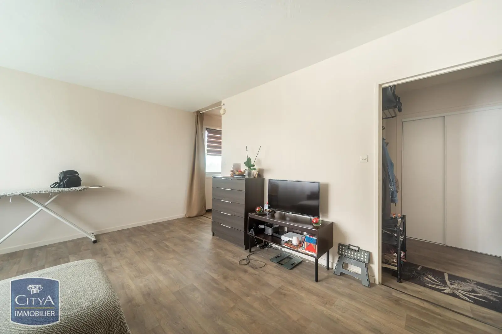 Photo 2 Appartement 1 pièce 32.67m²