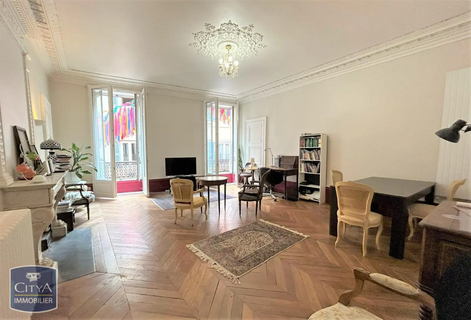 Photo 1 Appartement 4 pièces 154.21m²