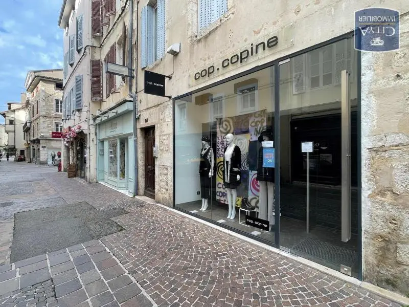 Photo Local Commercial 112.87m²