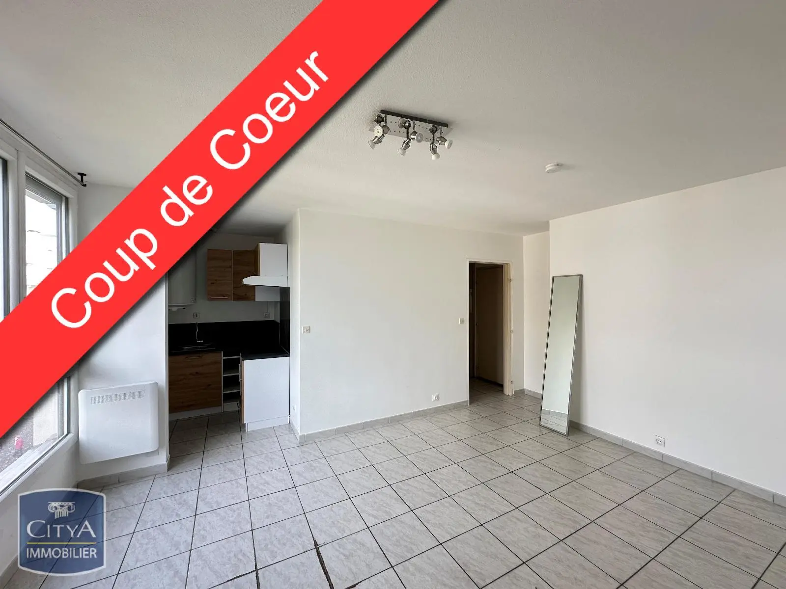 Photo 1 Appartement 1 pièce 27.53m²