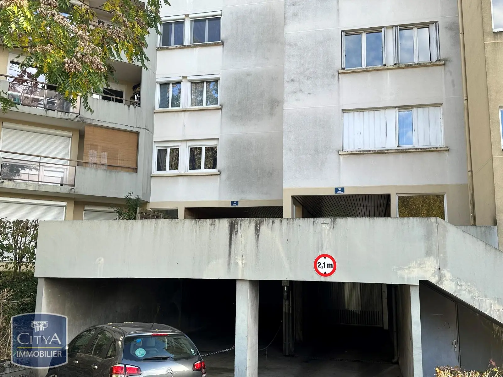 Photo 2 Parking 15m²