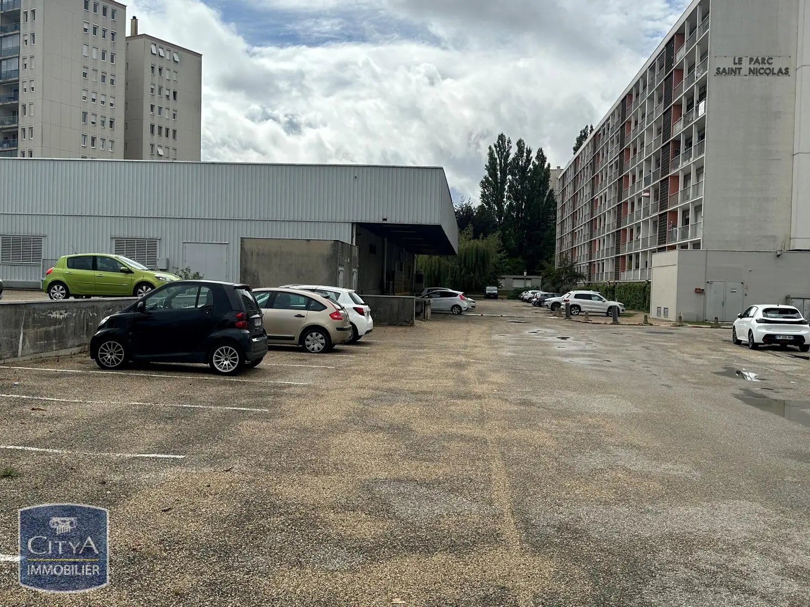Photo 1 Parking