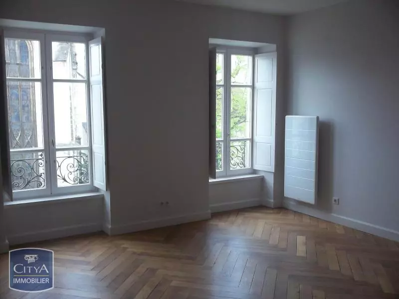 Illustration pour Appartement 4 pièces 102m² Photo Appartement 4 pièces 102m²