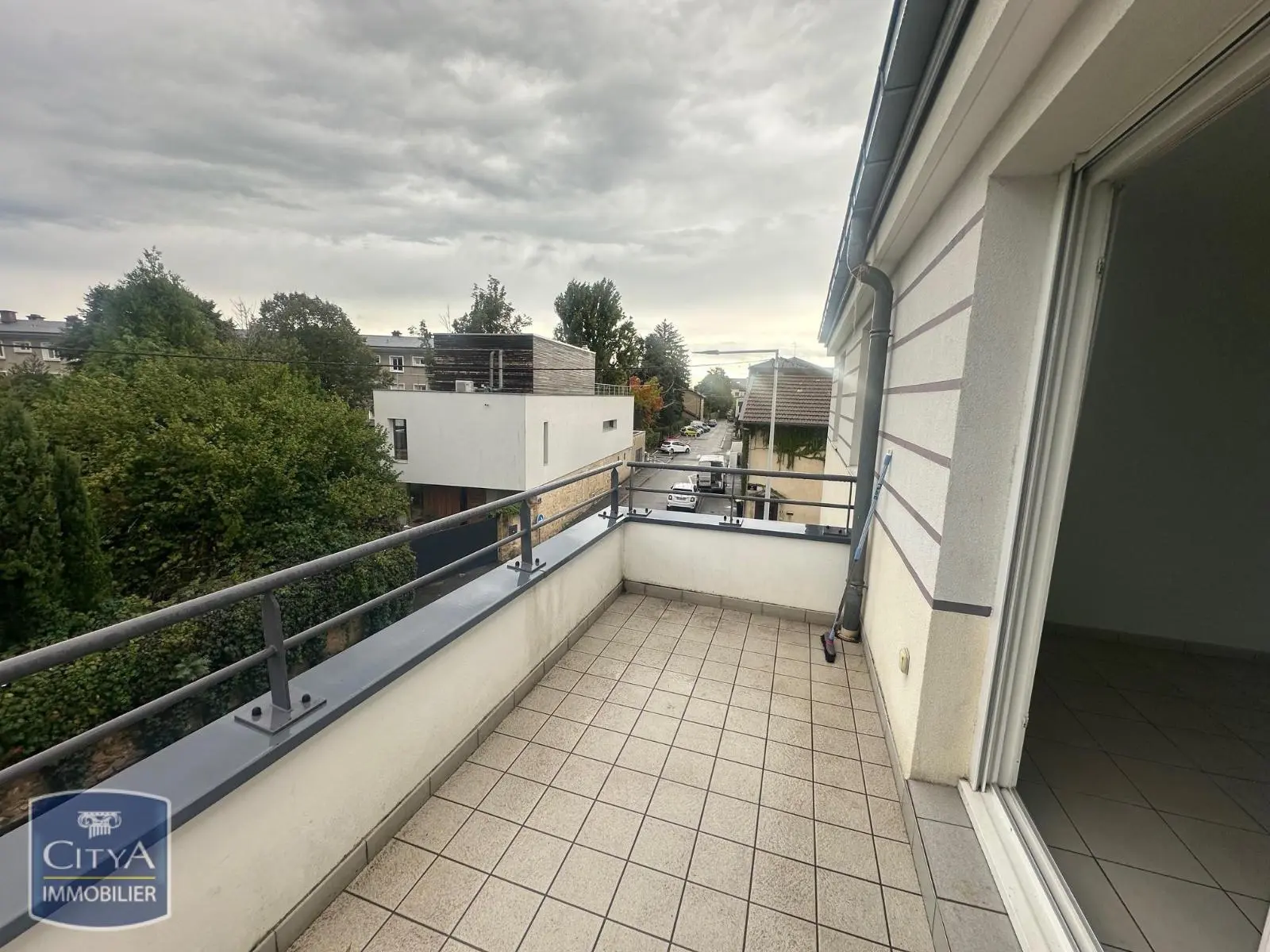 Photo 1 Appartement 5 pièces 100.92m²