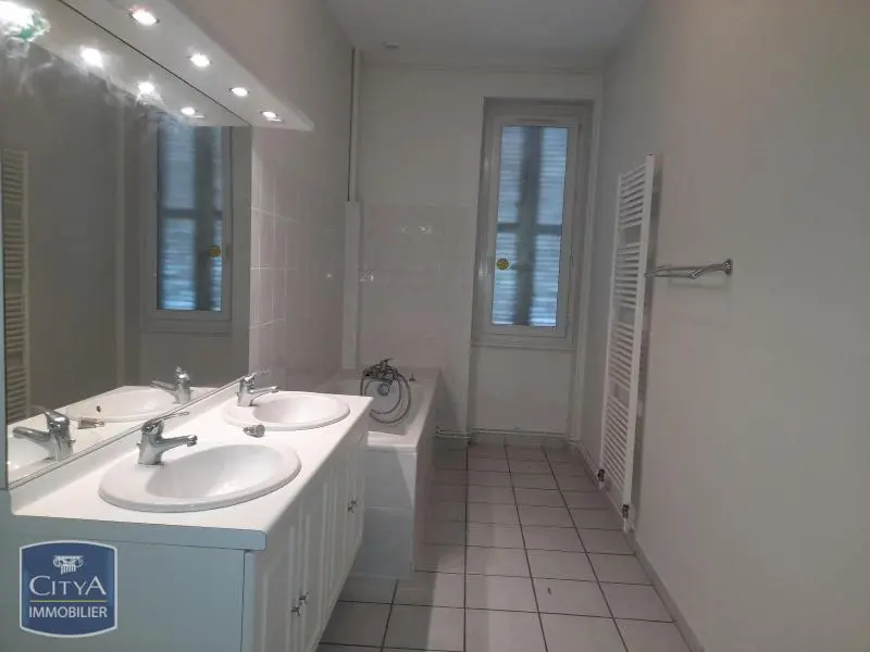 Photo 10 Appartement 3 pièces 109.96m²