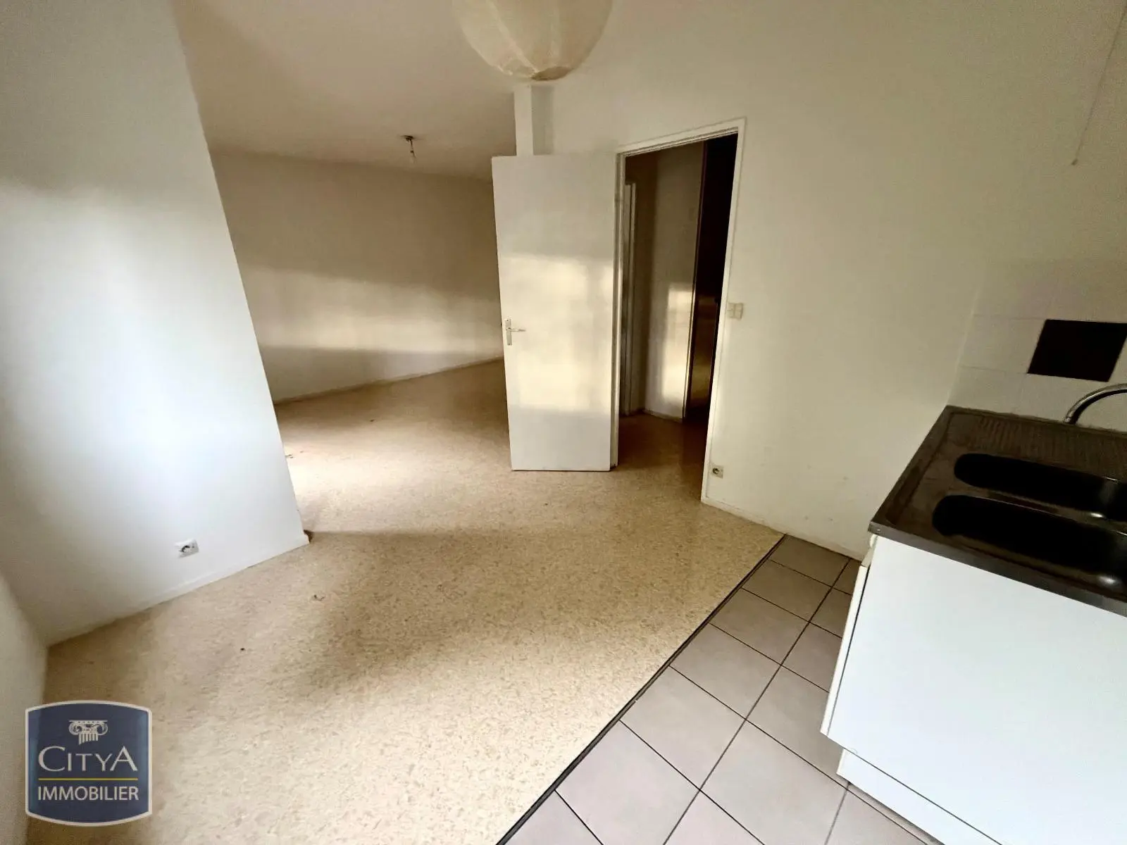 Photo 3 Appartement 1 pièce 31.78m²