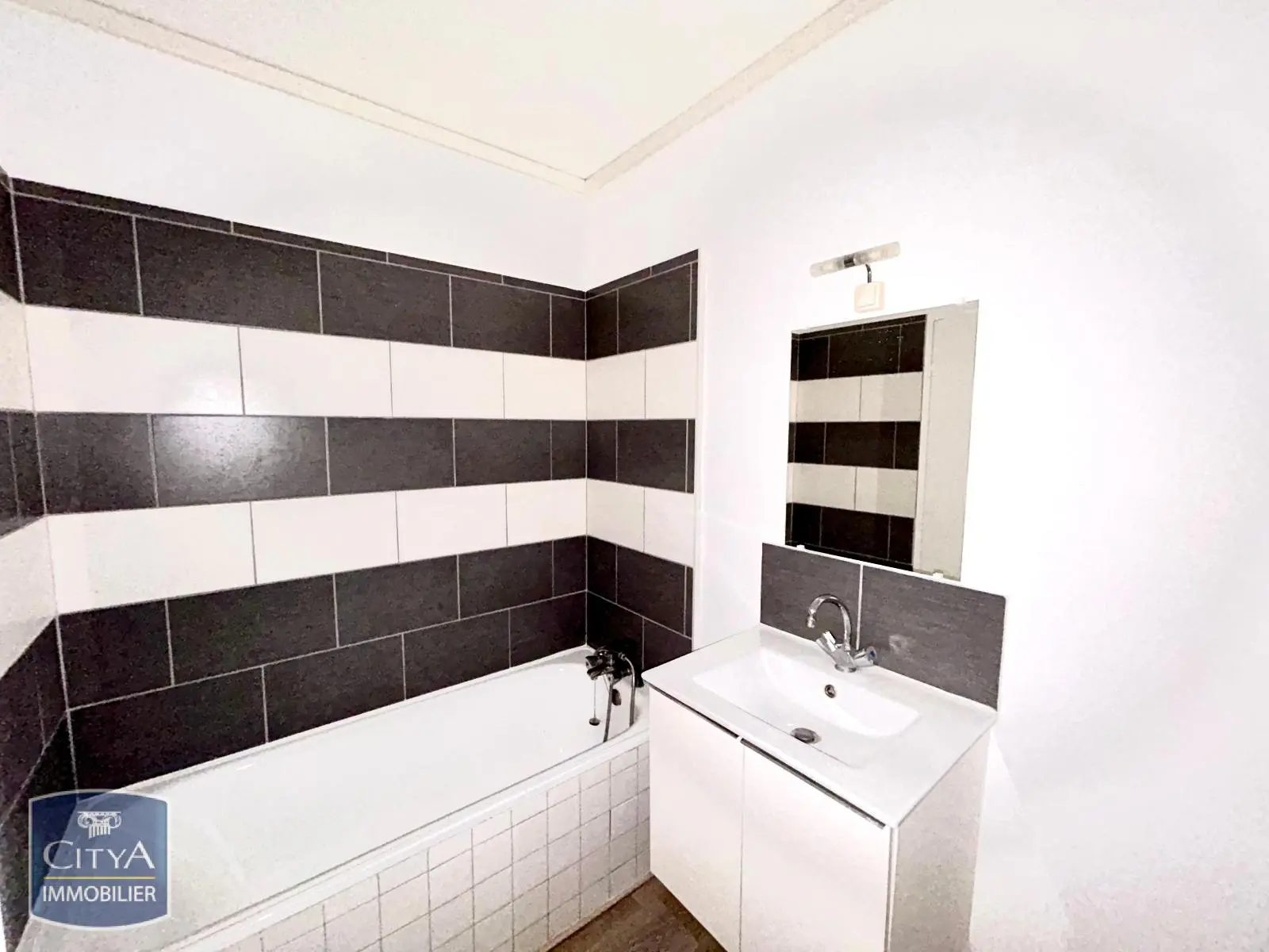 Photo 5 Appartement 1 pièce 27.28m²