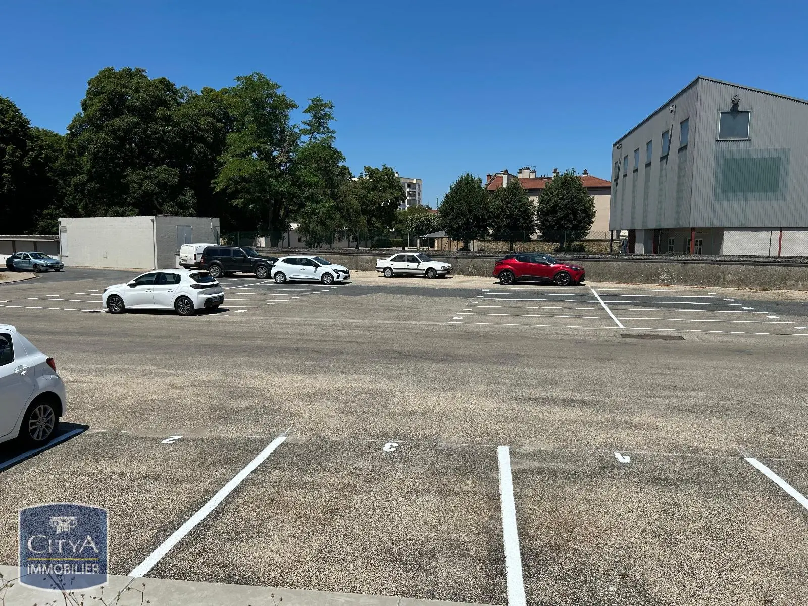 Photo 1 Parking