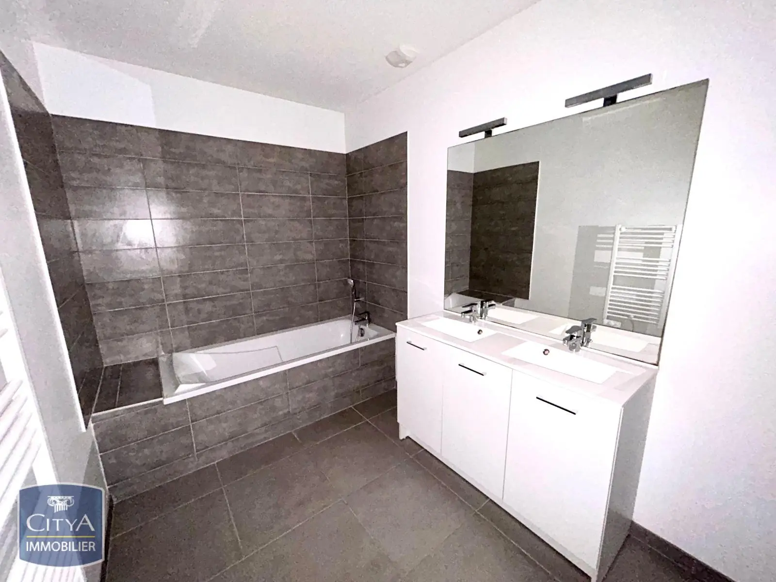 Photo 15 Appartement 5 pièces 138.57m²