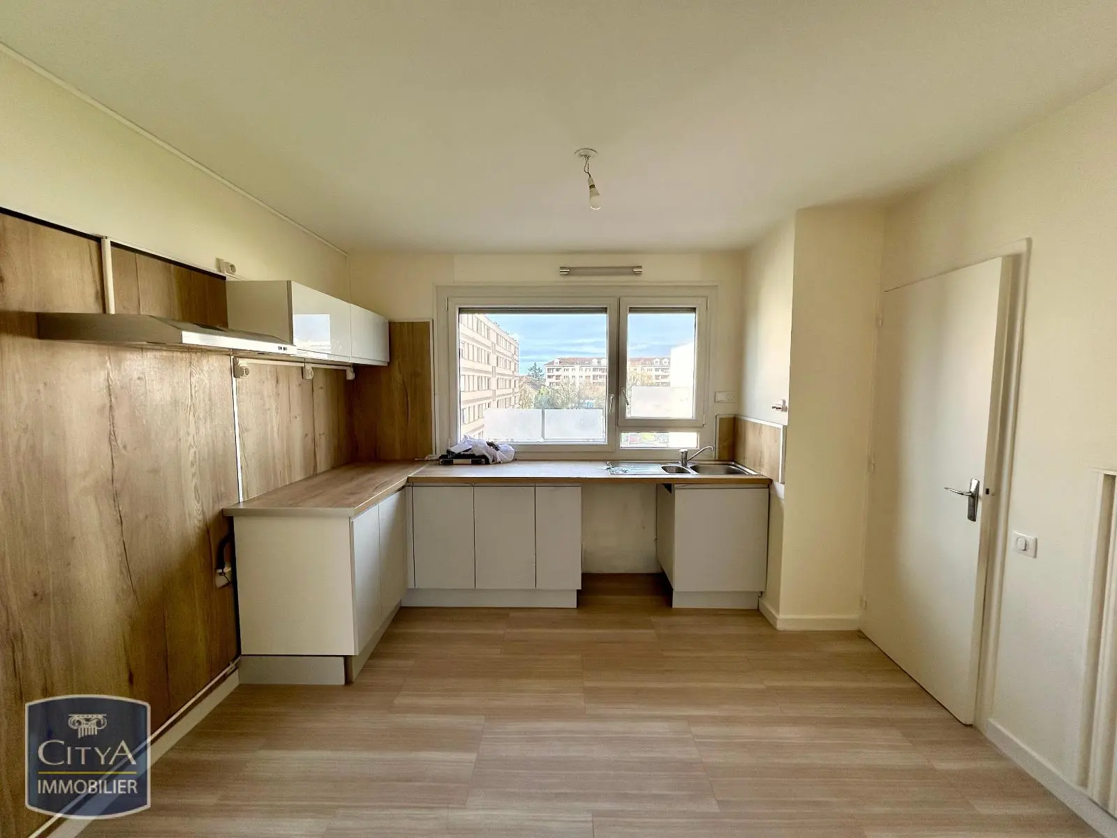 Photo 1 Appartement 4 pièces 77.45m²