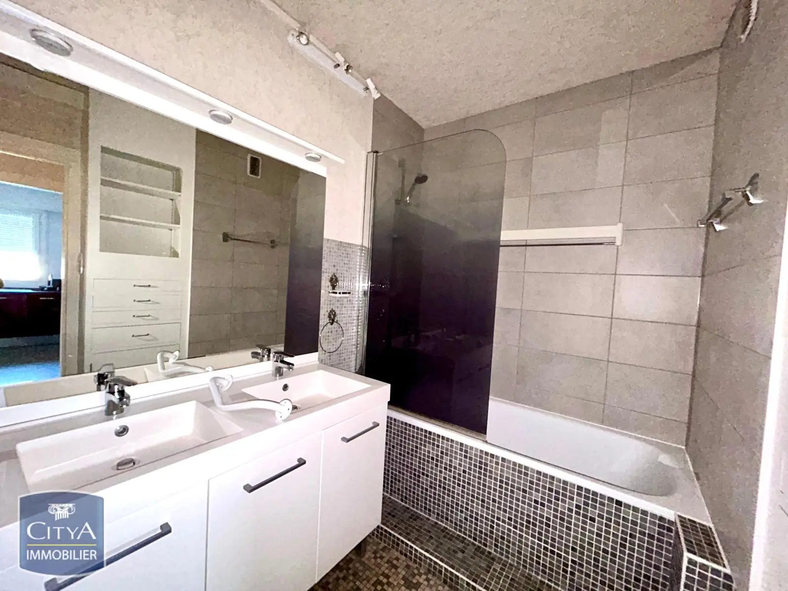 Photo 10 Appartement 5 pièces 108.5m²